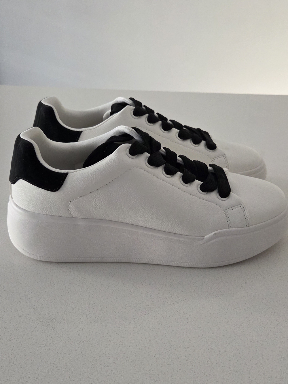 Aldo White and Black Low-Top Platform Sneakers - Picture 2 of 5